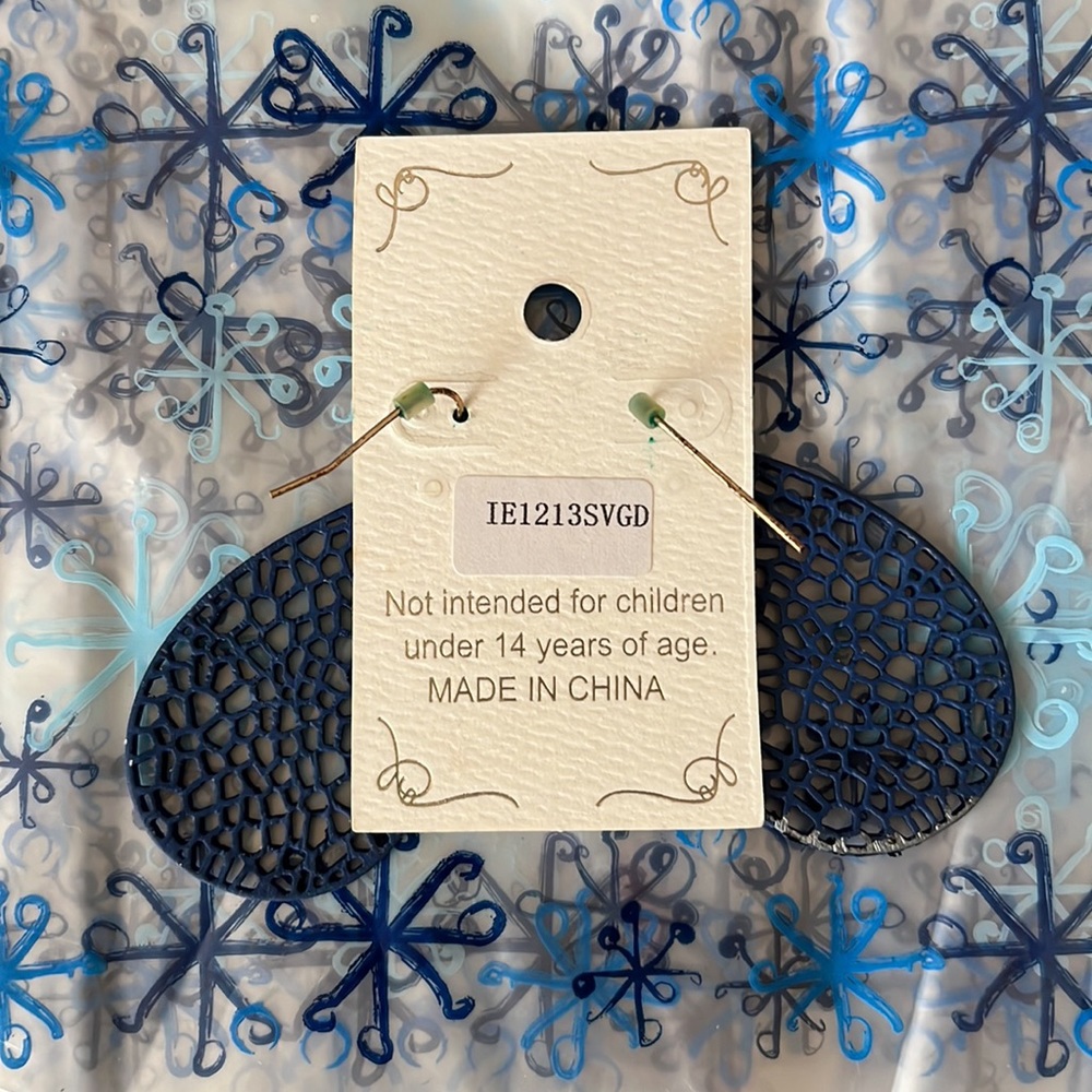 Pierced Earrings - Picture 2 of 3